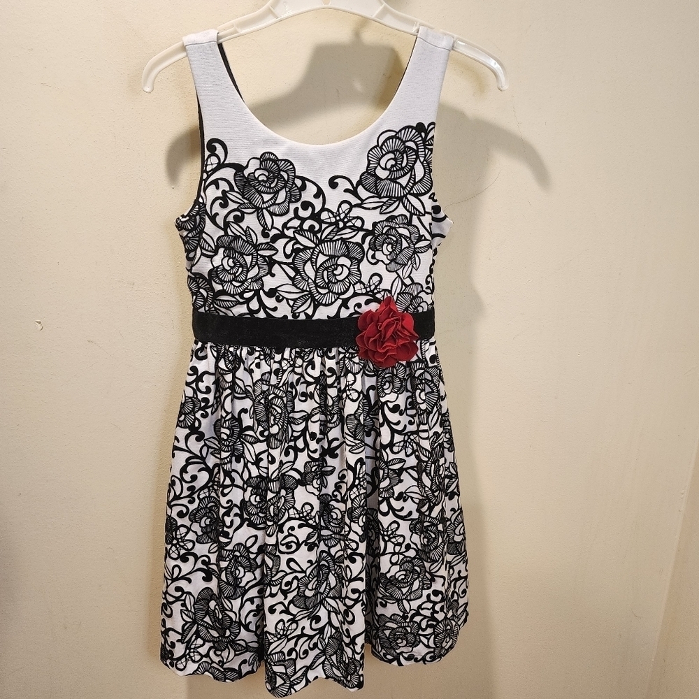 Emely West White and Black Hollidays Girls Velvet Floral detail size Girls 16